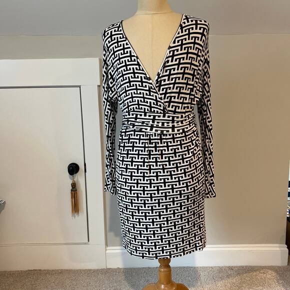 Black and White Tart Dress SZ Small - Picture 1 of 5